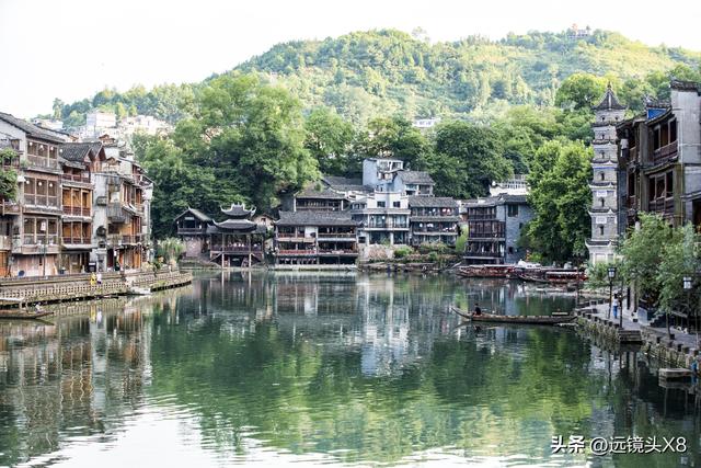湖南湘西古城苗寨景观