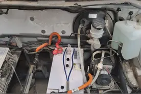 铅酸电池加水教程图片