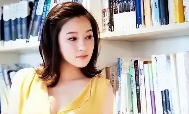 侯耀文离世17年，昔日小20岁娇妻，被侄儿“撬”走多年后如今怎样