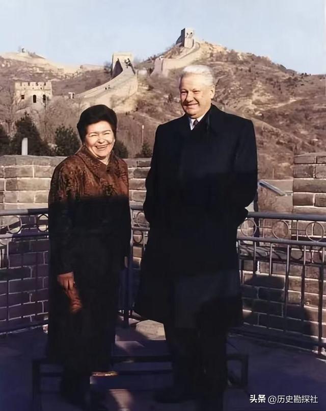 2007年，叶利钦病逝后的遗容，他双眼紧闭，神态安详，宛如沉睡