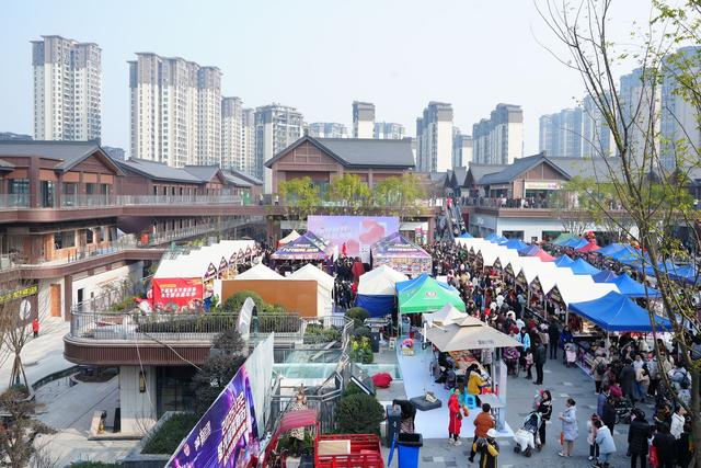 四川隆昌新街里，一半新潮，一半古韵，在时尚街区触摸城市的历史