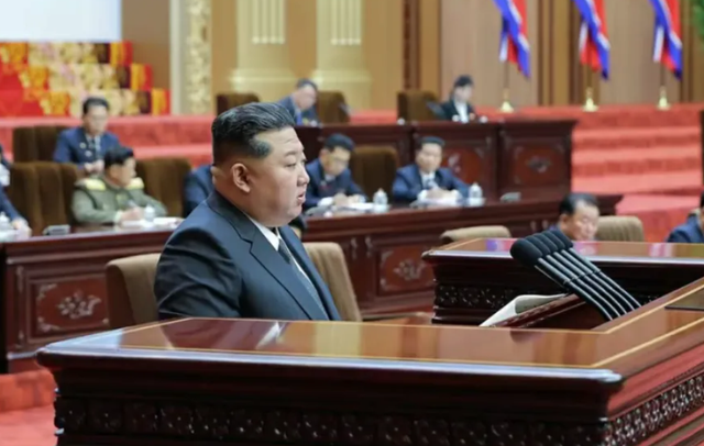 金正恩会见核部门科技人员