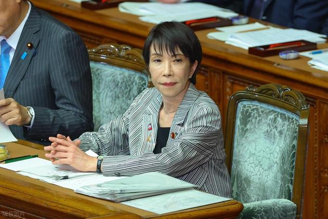 日方挑衅升级！中国舰队出兵钓鱼岛，竟遭日方抗议，中方反将一军