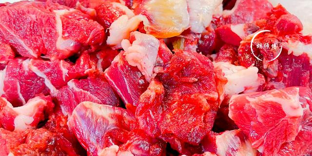 它是牛肉“克星”，炖牛肉加1勺，出锅后软烂入味，没牙也咬得动