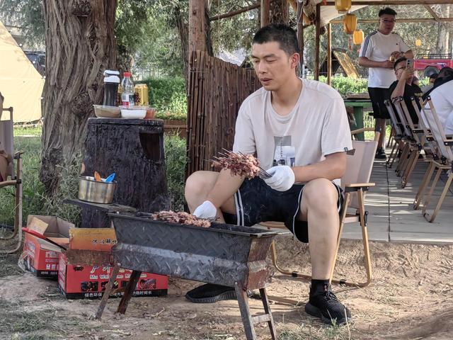 【建站美家】职工港湾，乐享时光——酒泉分公司嘉峪关西收费站：打造站区休闲娱乐露营基地