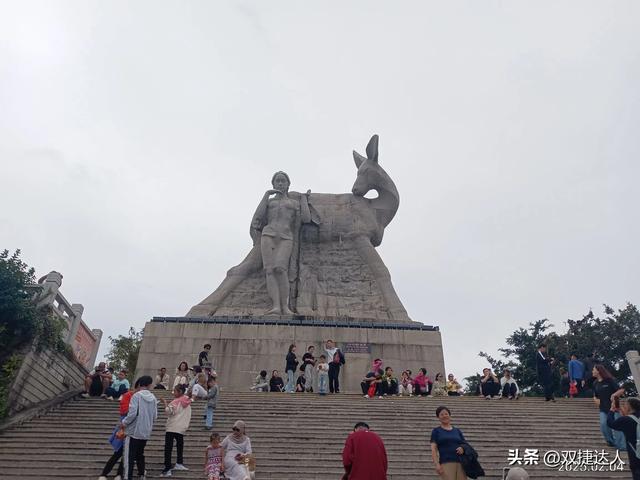 跟我一起去三亚旅居的同学,买了5月12号的火车票,14号就能到家
