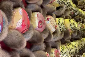 【在拉萨过大年】藏装店里的藏族服饰你知多少？图片