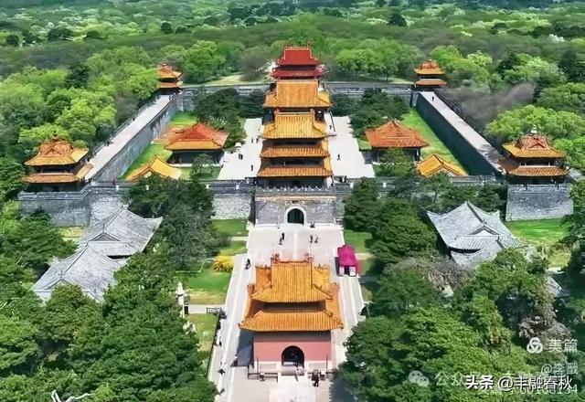 红墙藏史记 翠柏映清湖一一走进世界文化遗产，沈阳北陵公园｜李戬
