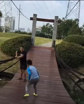“姑娘，不是什么照片都能随便发的！”哈哈哈亮点都看到了！