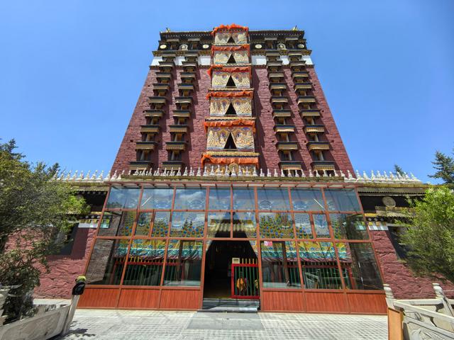 米拉日巴佛阁，甘南旅游重要一站，开宗立派各大师汇集，藏区唯一