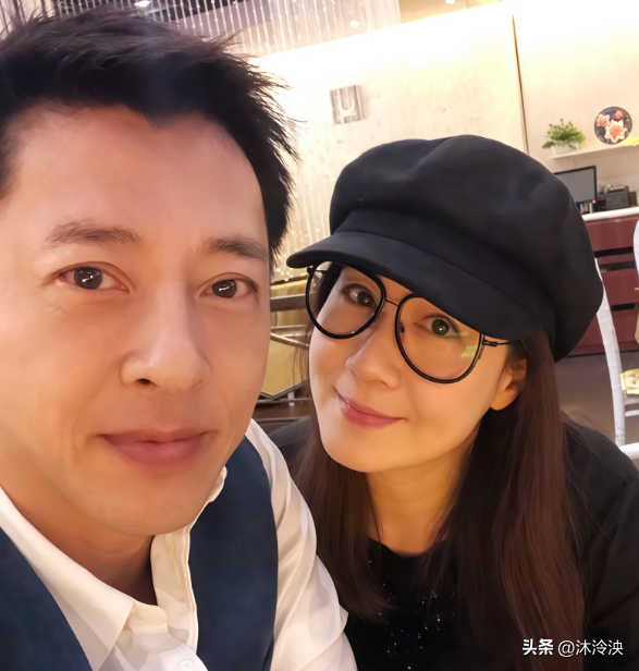 为了不变老，这对夫妻坚持31年不吃肉不生子，如今62岁近况不敢认