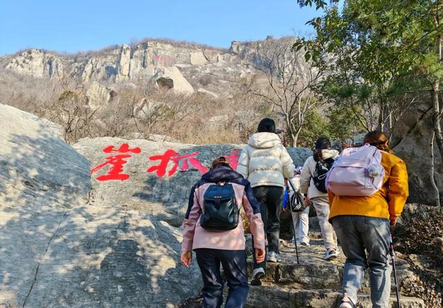 元旦裂谷江湖行，银票好礼兑不停！熊耳山NPC沉浸式互动演艺等你来闯！