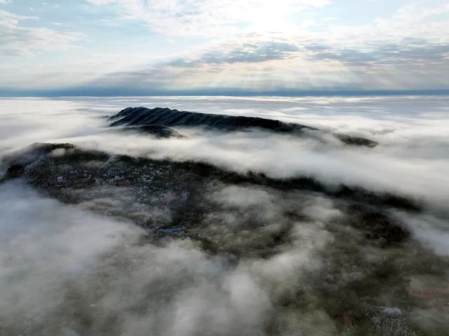 庐山喜迎马年首场雾凇奇观