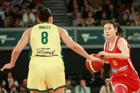 中国女篮28分不敌澳大利亚，遭遇热身赛5连败，媒体人：王思雨独木难支，女篮表现让人着急图片