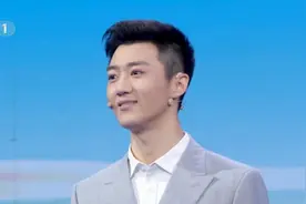 央视新闻主持人，上新！图片