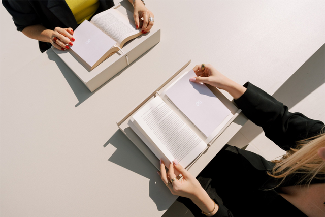 出片率100%！迈阿密海边的“旋转”图书馆