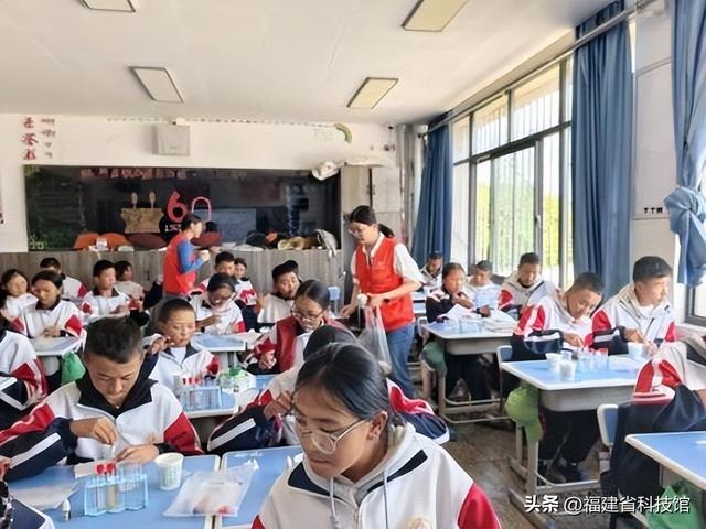 山海相连 生态筑梦—福建省科技馆赴藏参加2025年现代科技馆体系联合行动“生态文明‘行动派’”主题科普活动