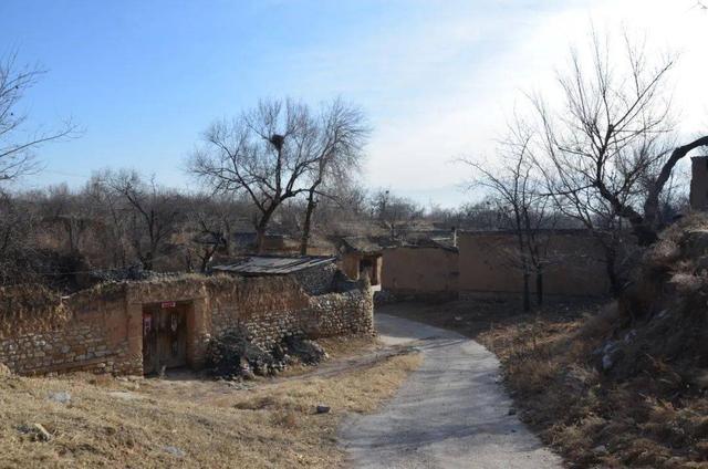 山西废而不弃的古村落，规模宏大古朴古香，50年前村民为何要搬离