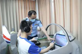 为何现在选拔飞行员，已经开始从初三的学生当中选呢？图片