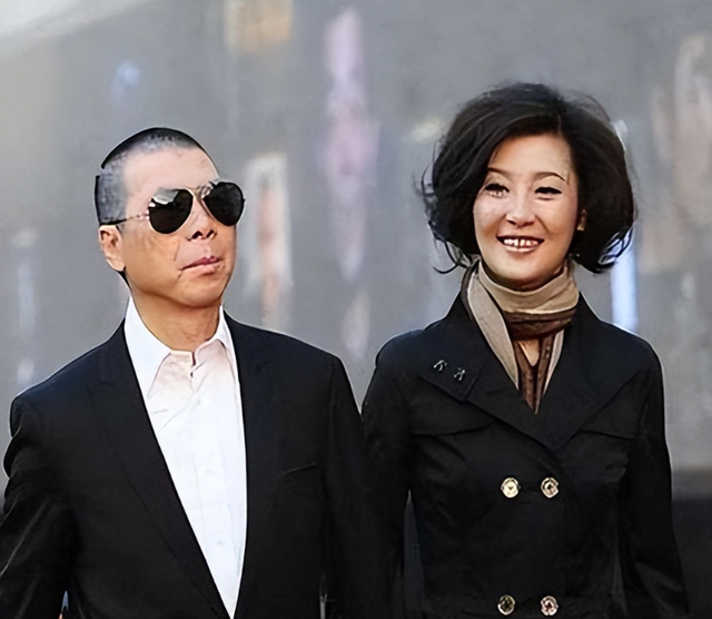 和徐帆离婚传闻真相大白仅2个月，冯小刚近况出，一点都不意外