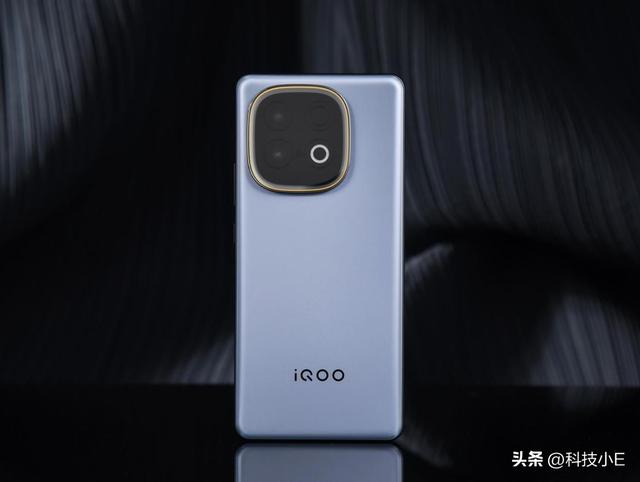 8月国补后，“销量暴涨”的3款超长续航手机，最大8300mAh电池
