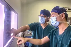 医生收入大揭秘：一台10万的手术，主刀医生能拿多少？图片