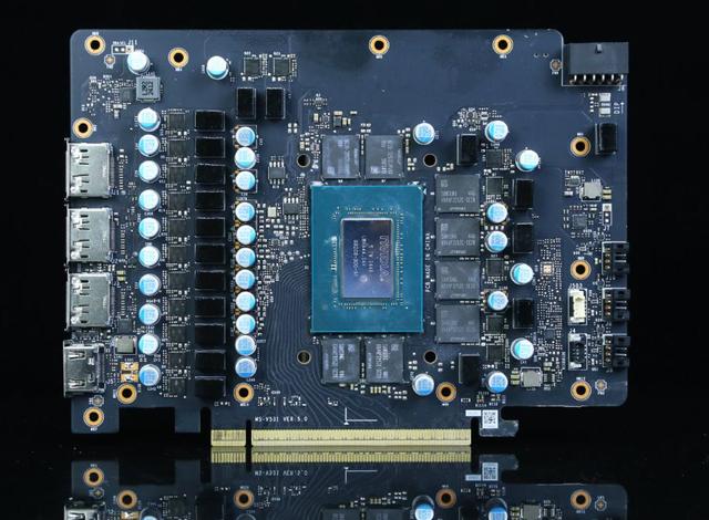炽烈红韵·魔龙觉醒：微星RTX 5070 Ti魔龙姬限定版开箱实测