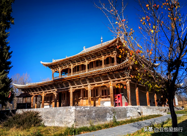 伊犁漫游：天山深处的诗意与传奇