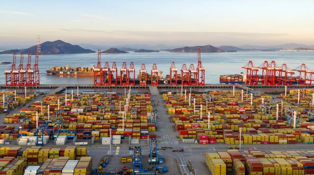 中方没有答应	，特朗普通告全球：加税200%，美媒罕见站队中国