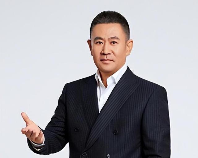 退休6个月还没享福就去世，一辈子无儿无女，他比罗京更令人惋惜