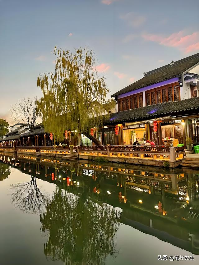 远途游爆了！新疆西藏酒店搜涨60%，小众目的地成国庆新选择