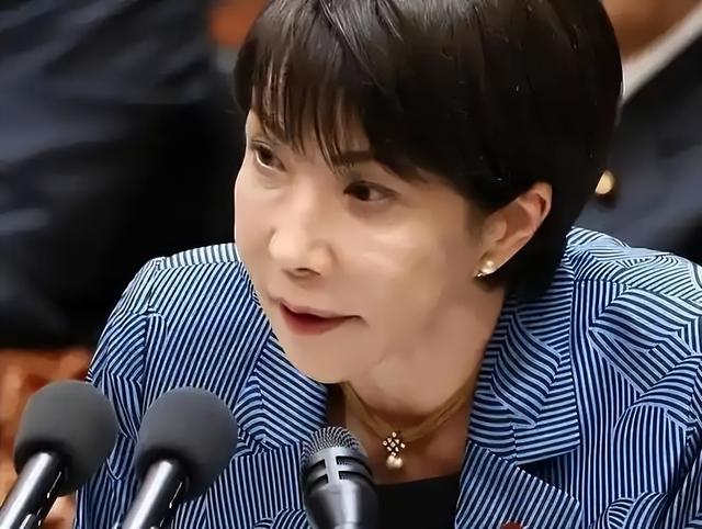 解放军高规格应对美军动向，日本右翼态度明显降温，把高市看懵了