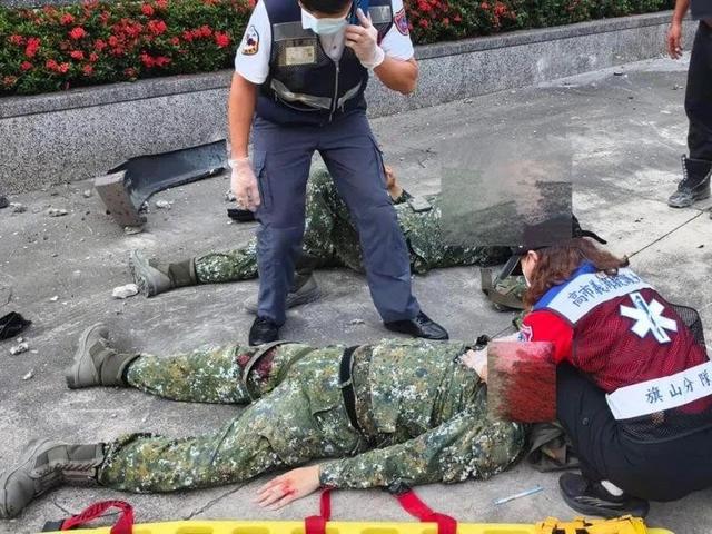 台军演现重大伤亡！事故接二连三，导弹车意外卡巷，自行火炮撞车