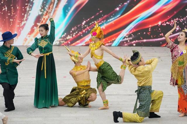 遇见特色南宁和夜色南宁 发现了泰国货登陆广西