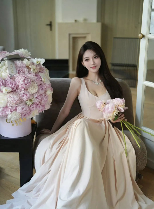 黄晓明再婚得子实锤了，女方预产期2025年！成四娃爹！