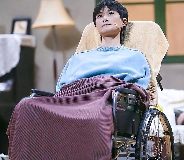 身价上亿有什么用？37岁患“不死癌症”的李宇春，给所有人提了醒