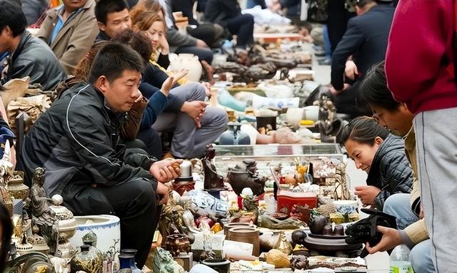 大量日本游客涌入北京，打着旅游幌子不去旅游不吃美食，为啥来？