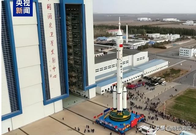 历史性时刻！时隔3年太空再握手，神21创纪录，90后新兵惊艳亮相