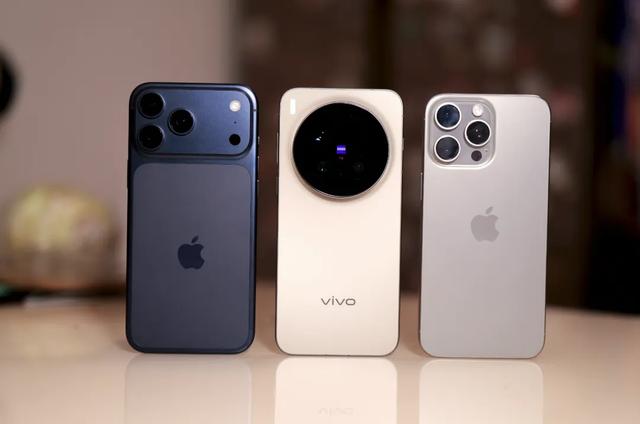 VIVO X300Pro简单对比iPhone17ProMax |外观、发热、屏幕等