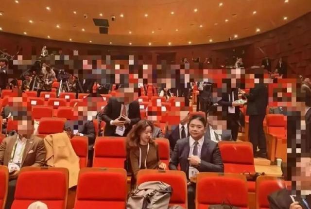 婚变风波48小时后，刘强东不再沉默，坦言“在老婆面前没了自信”