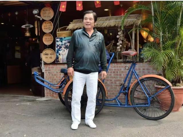 “6个老婆”同住一屋，每人每月7万零花钱，71岁娶第7房小娇妻