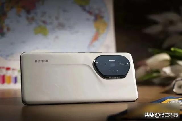 销量狂飙的荣耀：旧旗舰降价至3000内，新老机型怎么选？