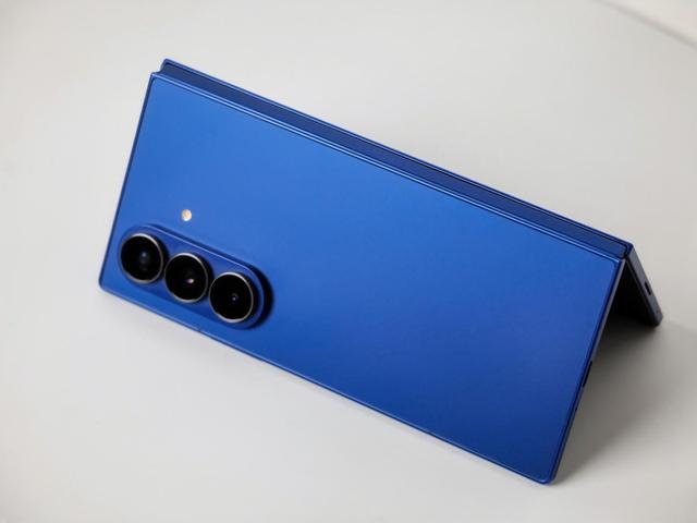 减重成功的折叠屏标杆 三星Galaxy Z Fold7体验再升级
