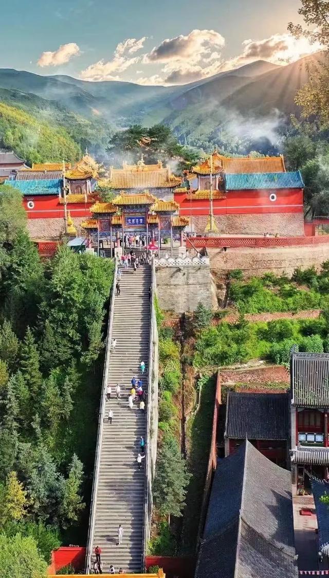 反向旅游，避开人潮，国内最舒服的4个避暑天堂，奔赴20℃的清凉