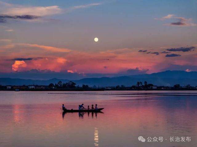 奔腾的中国：2025国庆中秋长假出行消费报告