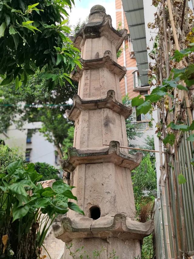 重庆巴南拥有多个历史文化古迹的街道，100米之内有三座古桥重庆巴南拥有多个历史文化古迹的街道，100米之内有三座古桥