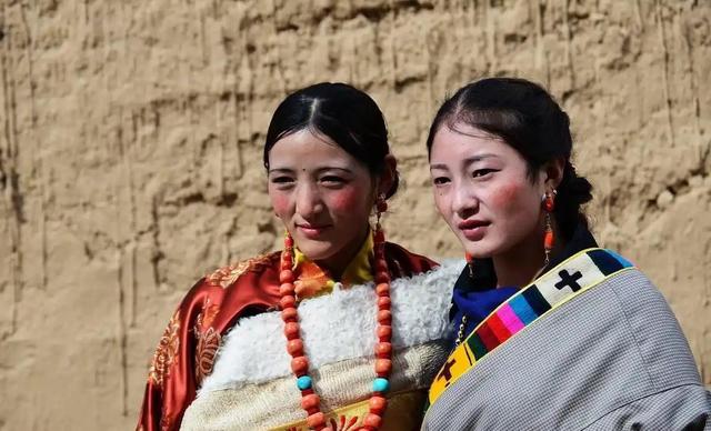 这个一妻多夫制的民族，晚上怎么过？女人直言：没有幸福可言