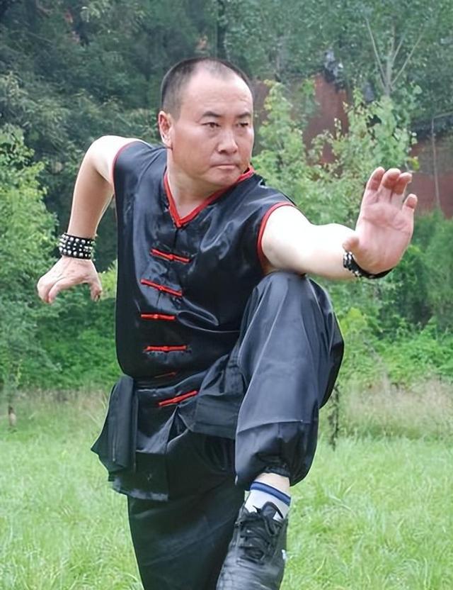 拔萝卜带泥！释永信被抓六天后，释小龙父亲出事，过往黑史全被扒