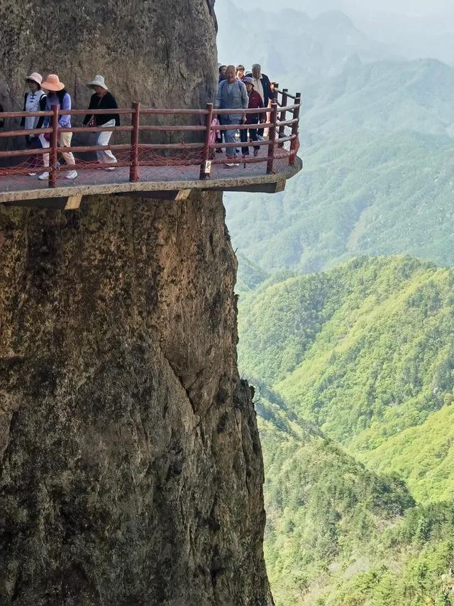 “天下无双圣境，世界第一仙山”的河南洛阳老君山