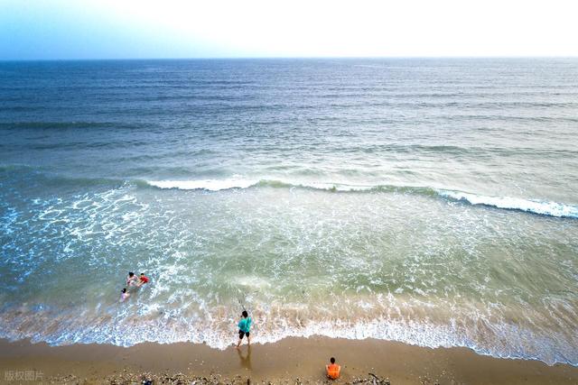 去广西海边小城过20度的暖冬！被严重低估的的防城港，人少清净